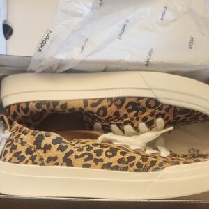 Sonoma Leopard Print Sneakers Gorls Size 6